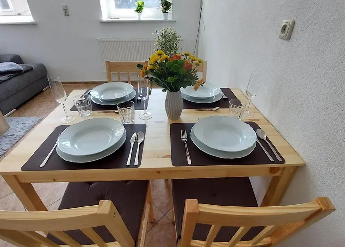 Apartment Am Hofladen Hellendorf - Saechsische Schweiz By Interhome *